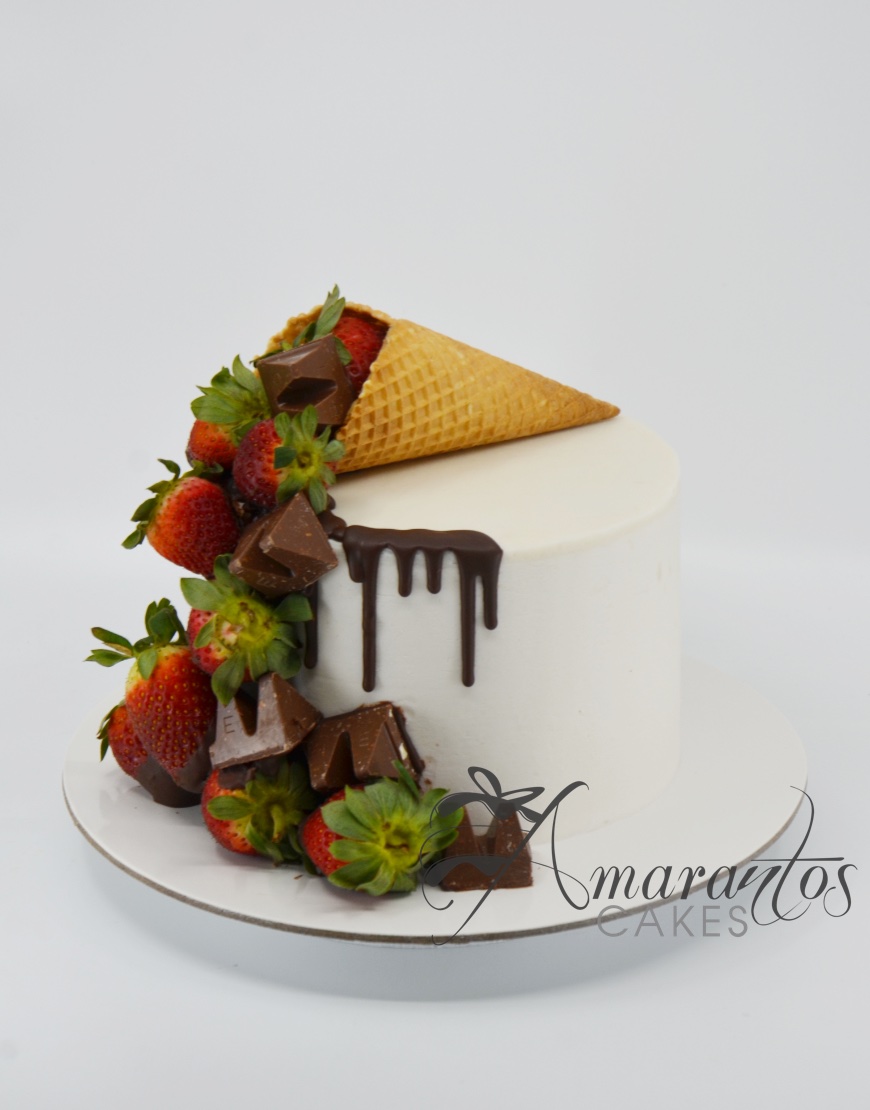 Ice Cream Cone Cake - AA20 - Amarantos Cakes