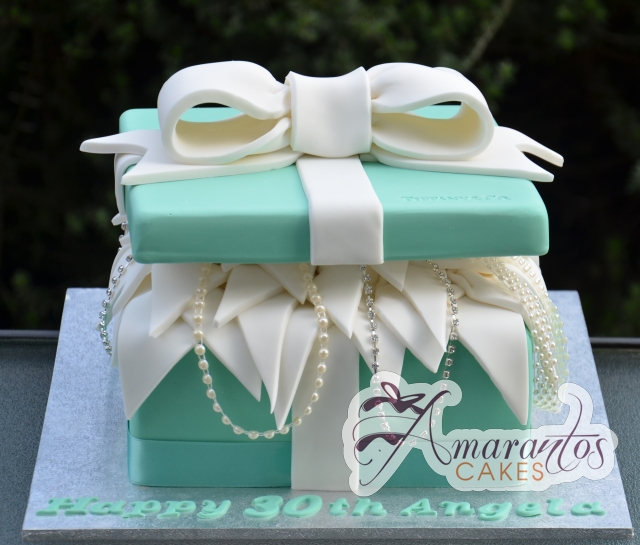 Chobi lab - Happy birthday Mania!!!! Tiffany box cake!!! | Facebook