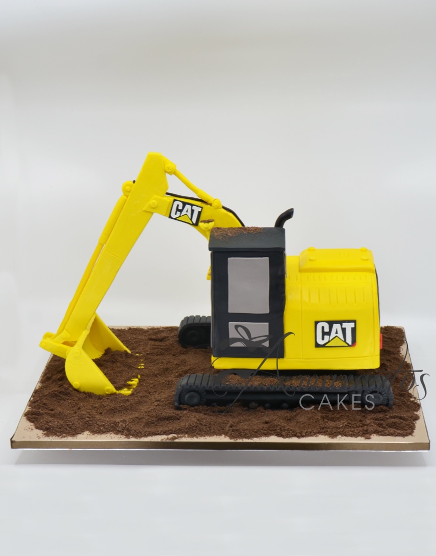 Amazon.com: DecoPac Construction Dig Cake Decoration, 2 Piece Cake Topper  Set with Dump Truck and Moveable Excavator, Food Safe, Ready to Use For  Birthday, Themed Parties, Celebration, Yellow, (11826) : Toys & Games